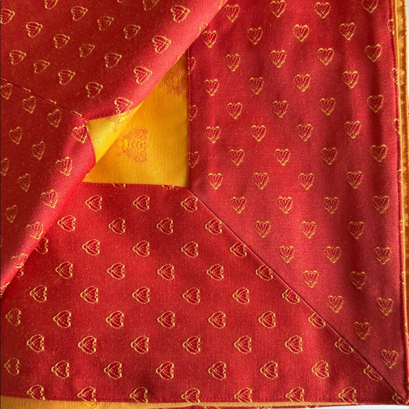 Amelie Michel 🇫🇷 Fabric. Set of 8 Napkins and Table Cover - Picture 5 of 7